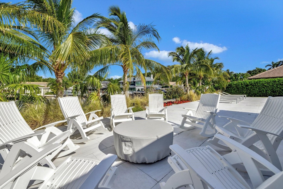 BAY COLONY - Residential