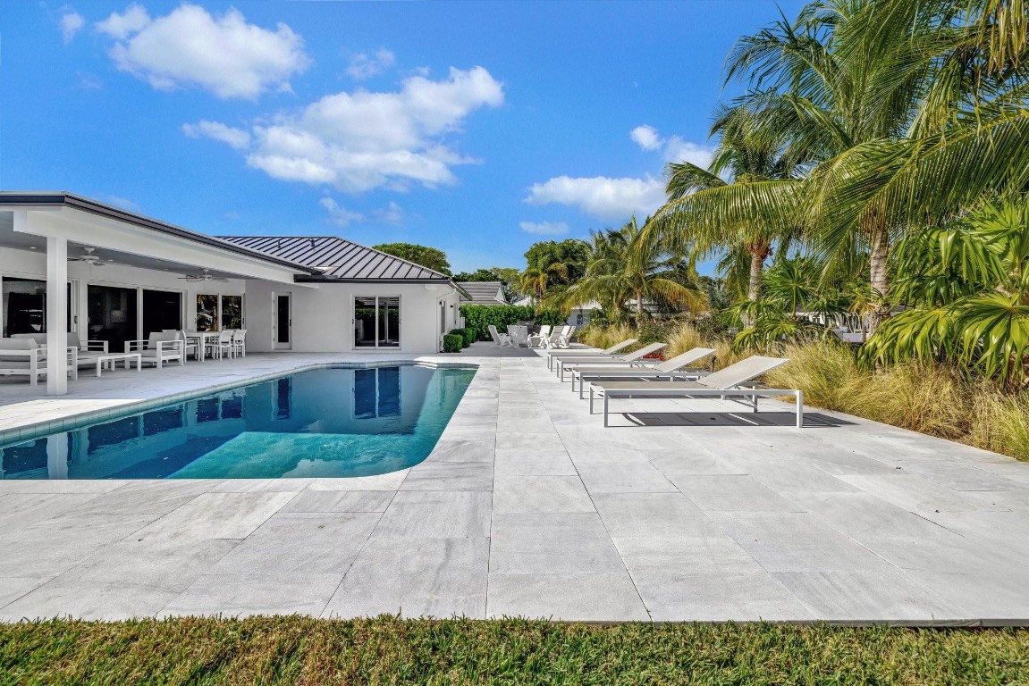 BAY COLONY - Residential