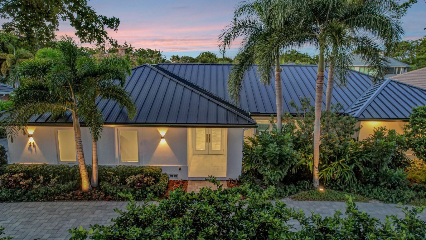 BAY COLONY - Residential