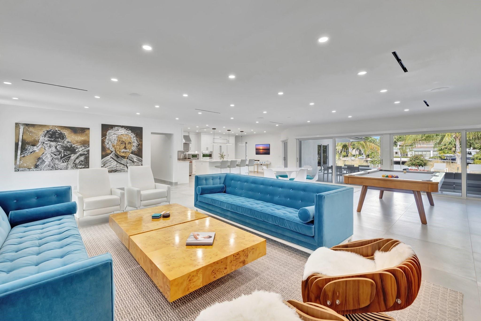 BAY COLONY - Residential