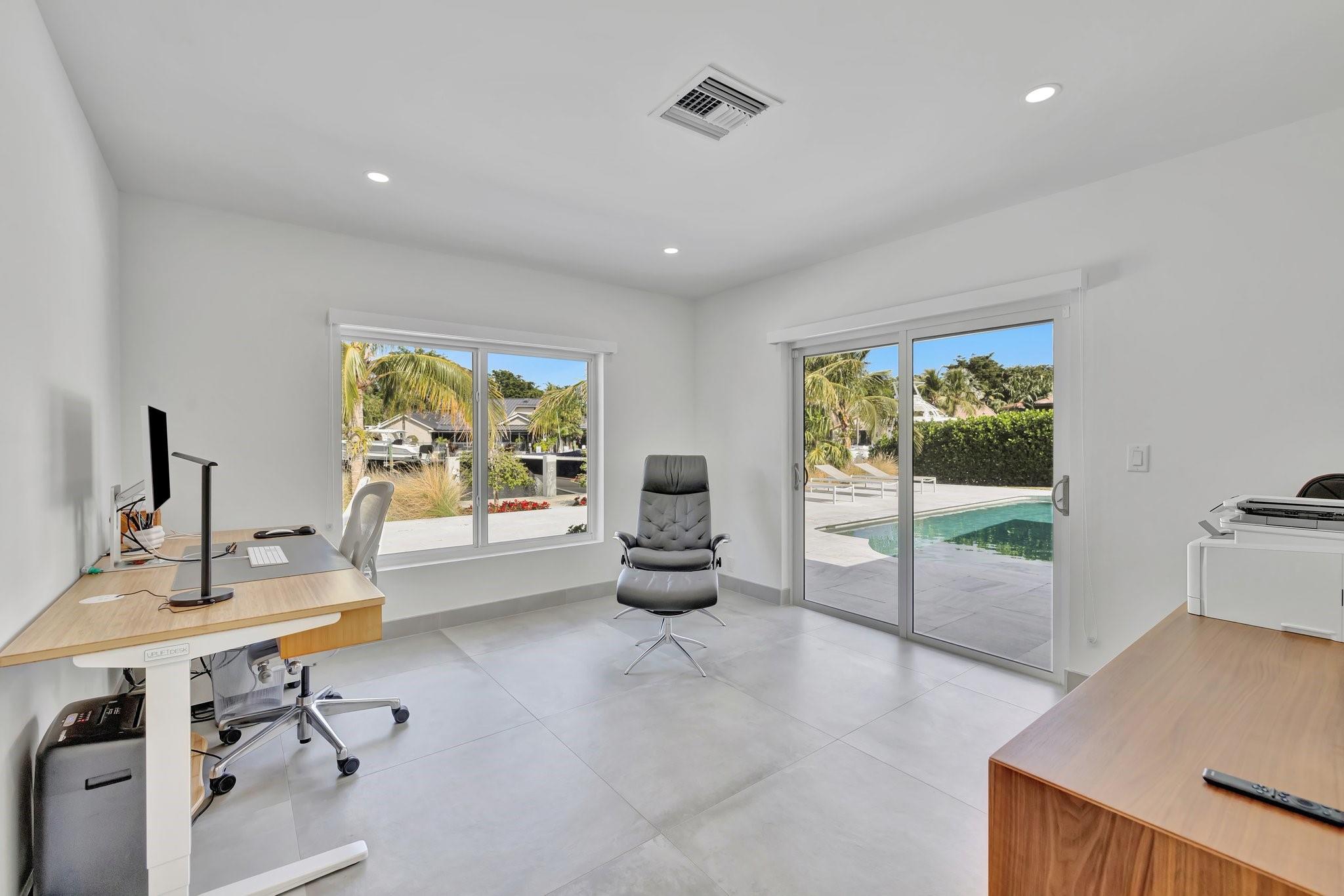 BAY COLONY - Residential