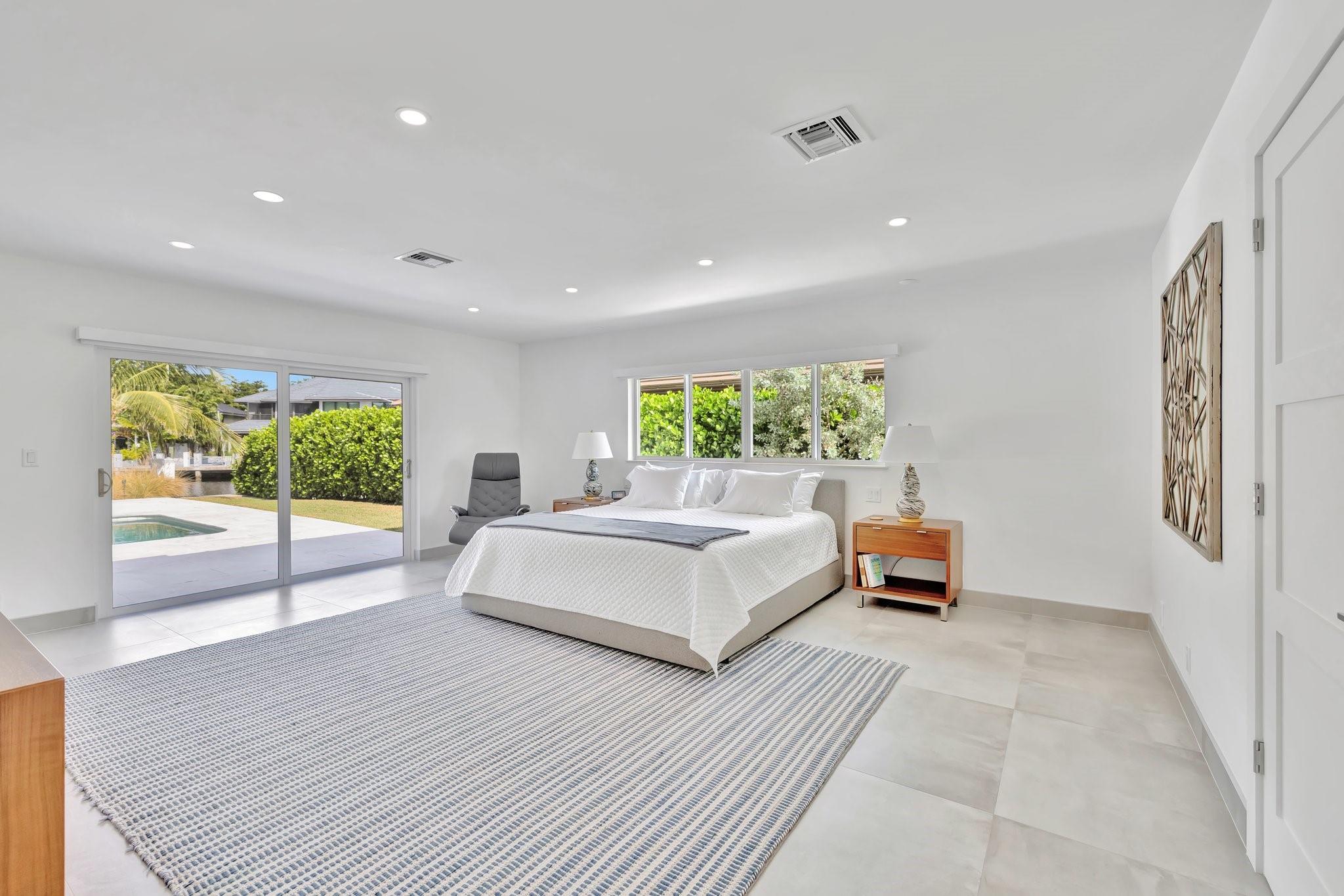 BAY COLONY - Residential