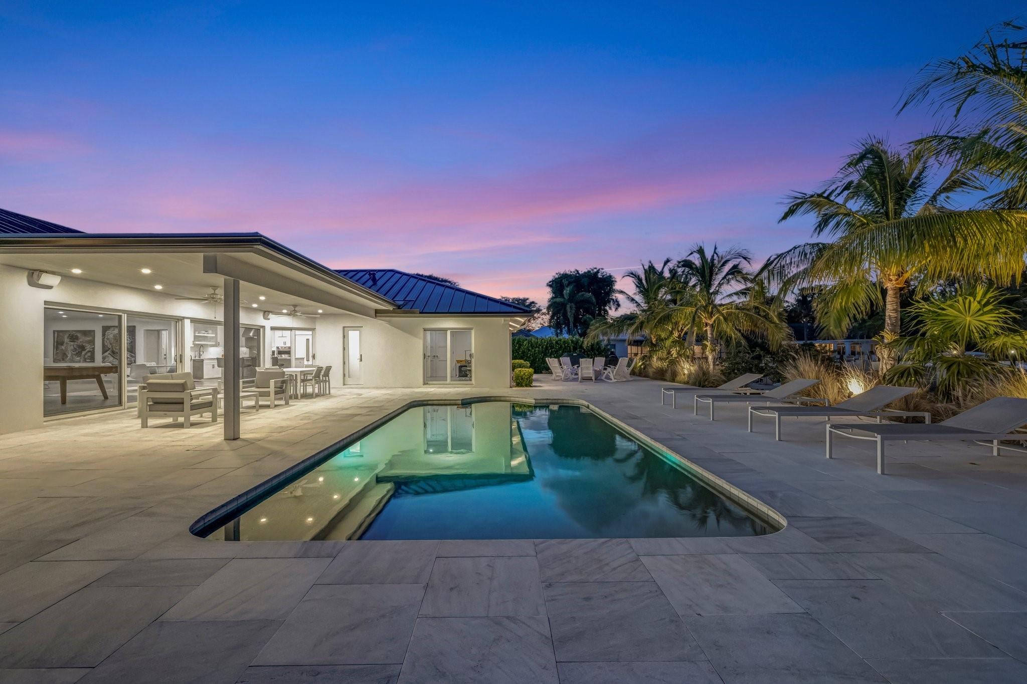 BAY COLONY - Residential