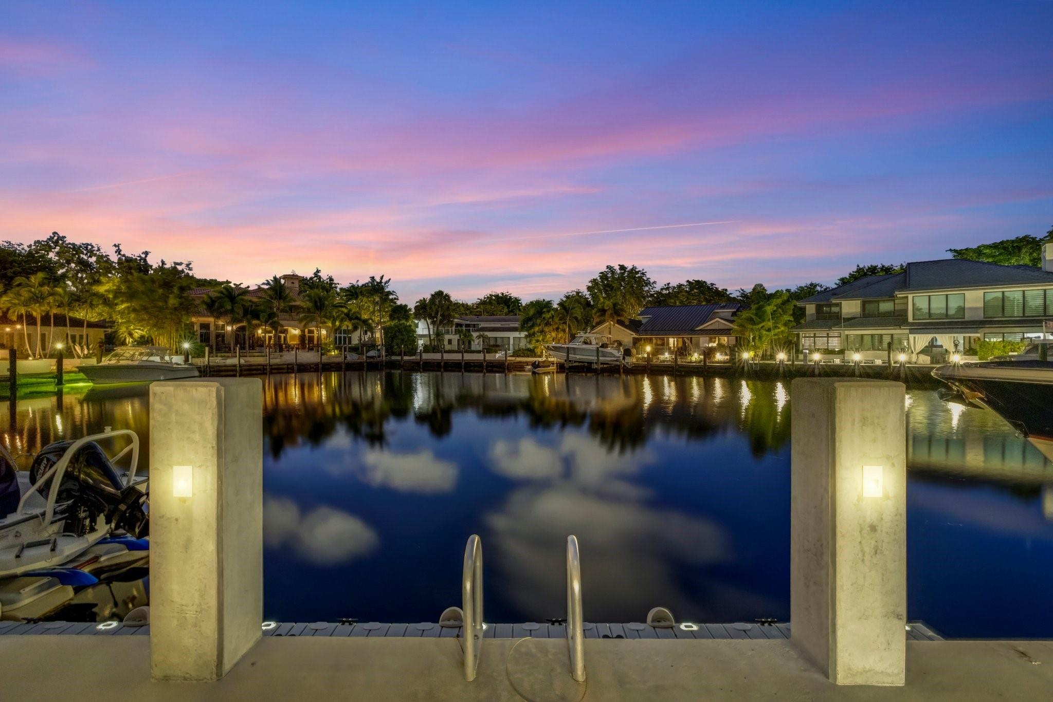 BAY COLONY - Residential