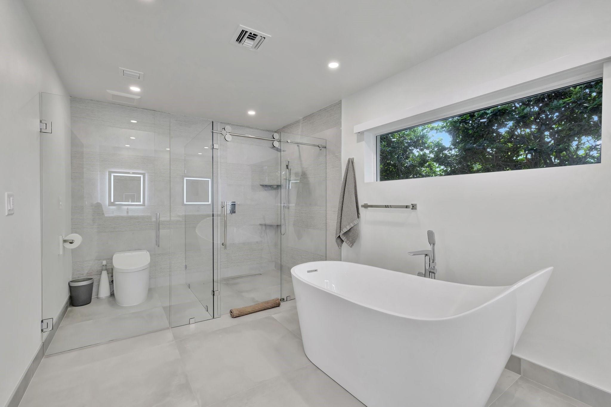 BAY COLONY - Residential