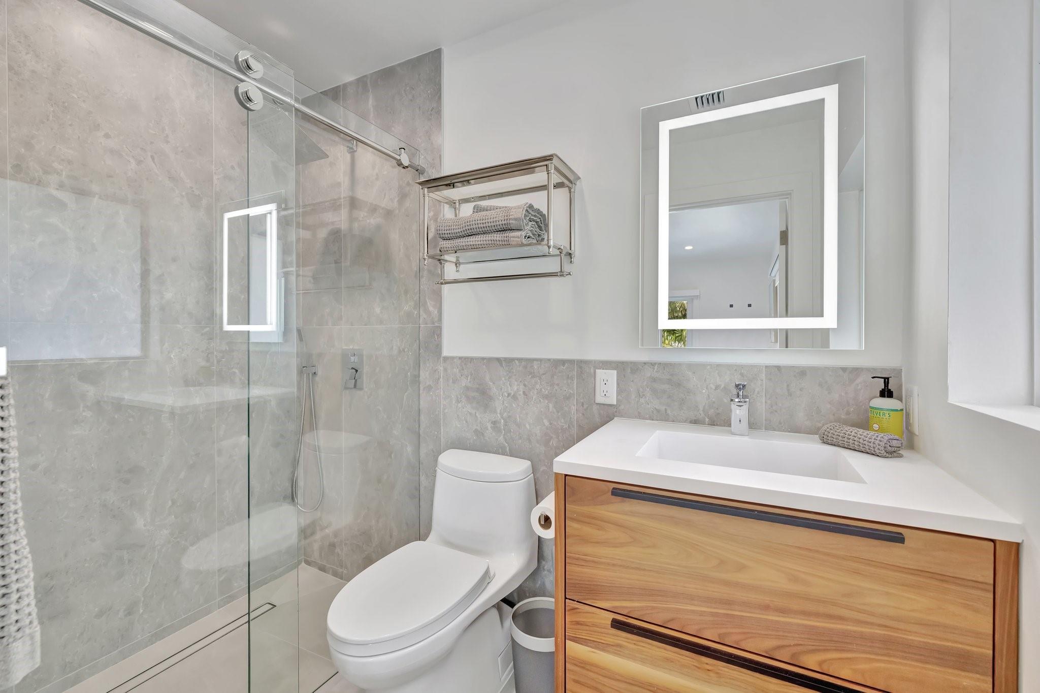 BAY COLONY - Residential