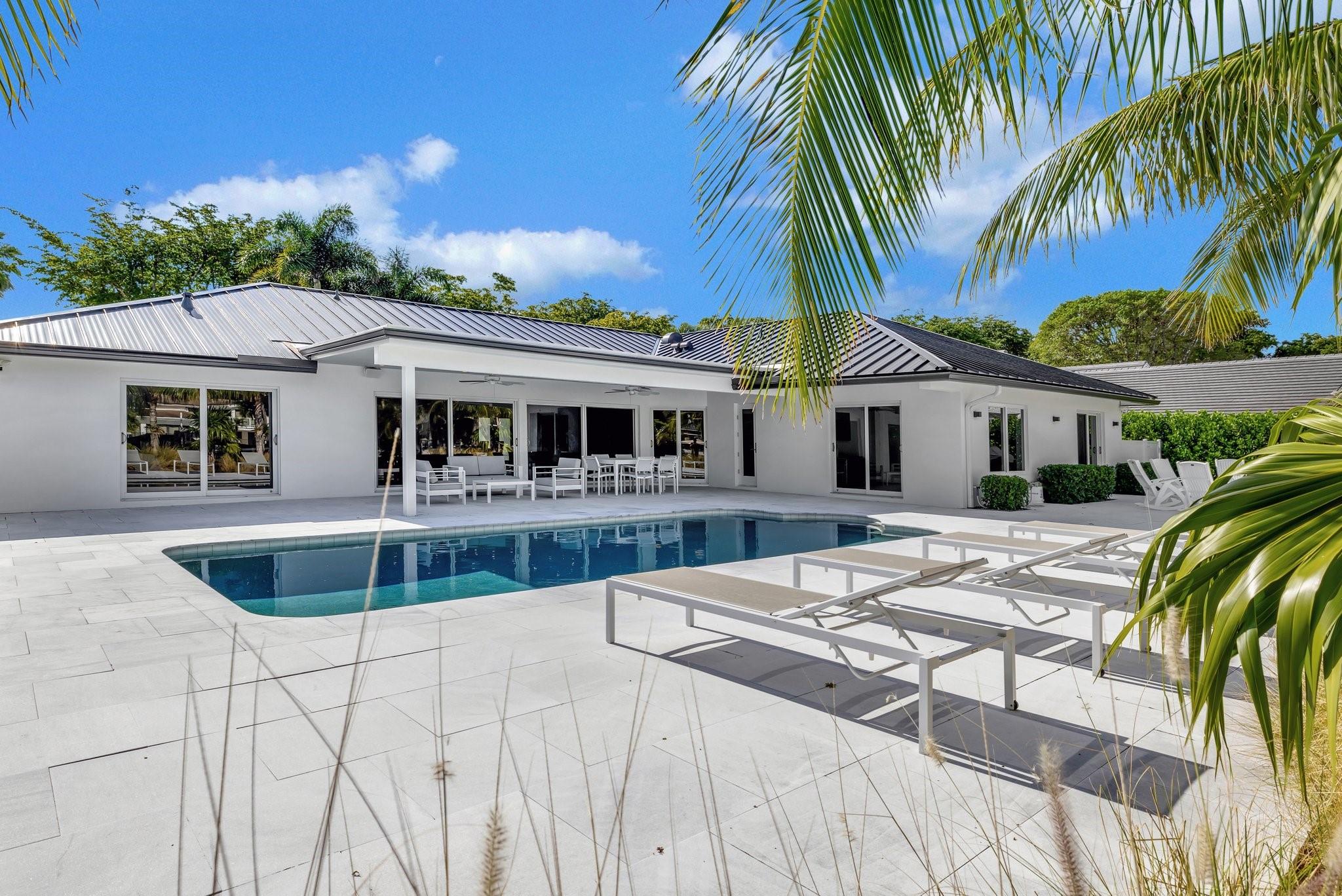 BAY COLONY - Residential