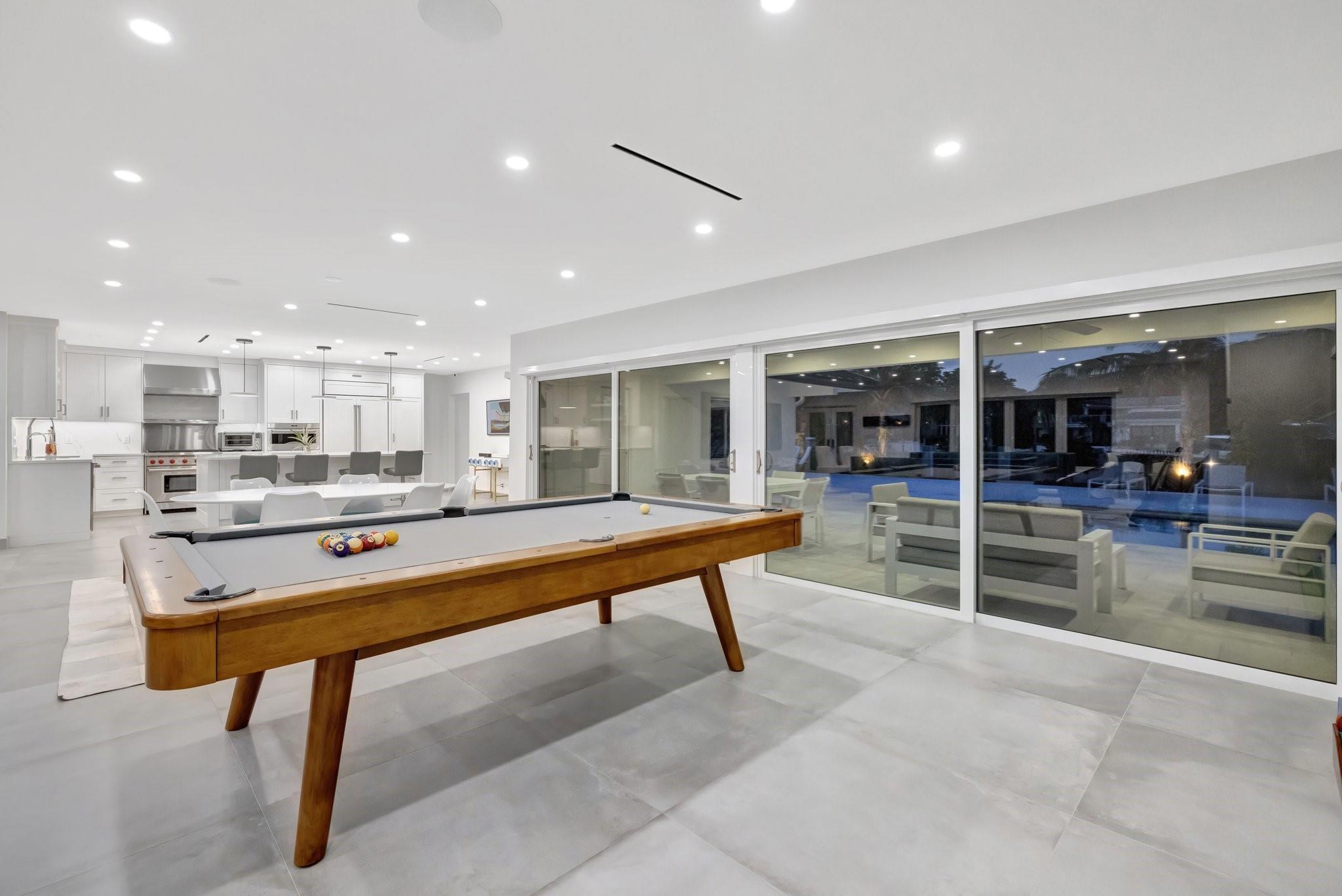 BAY COLONY - Residential