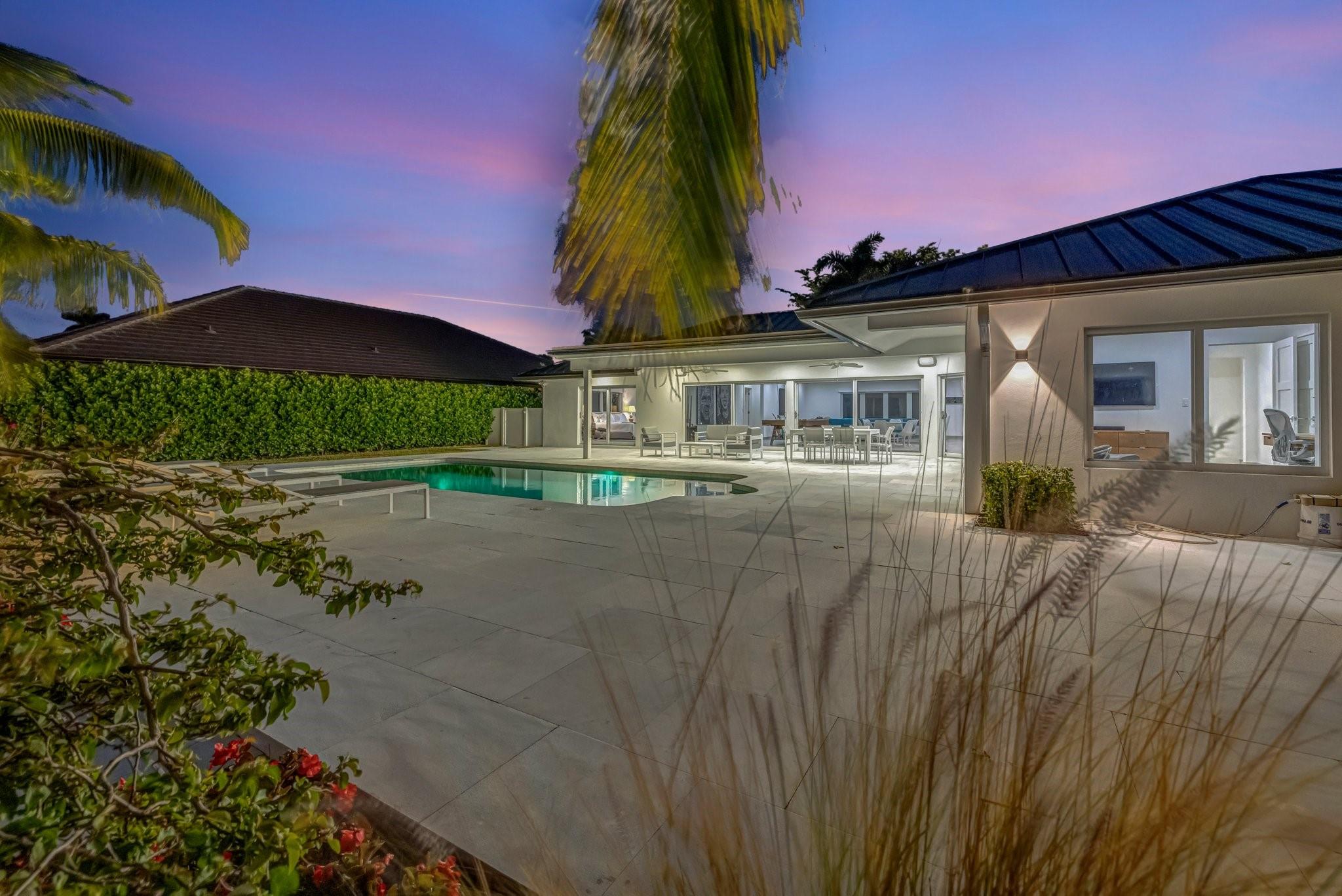 BAY COLONY - Residential