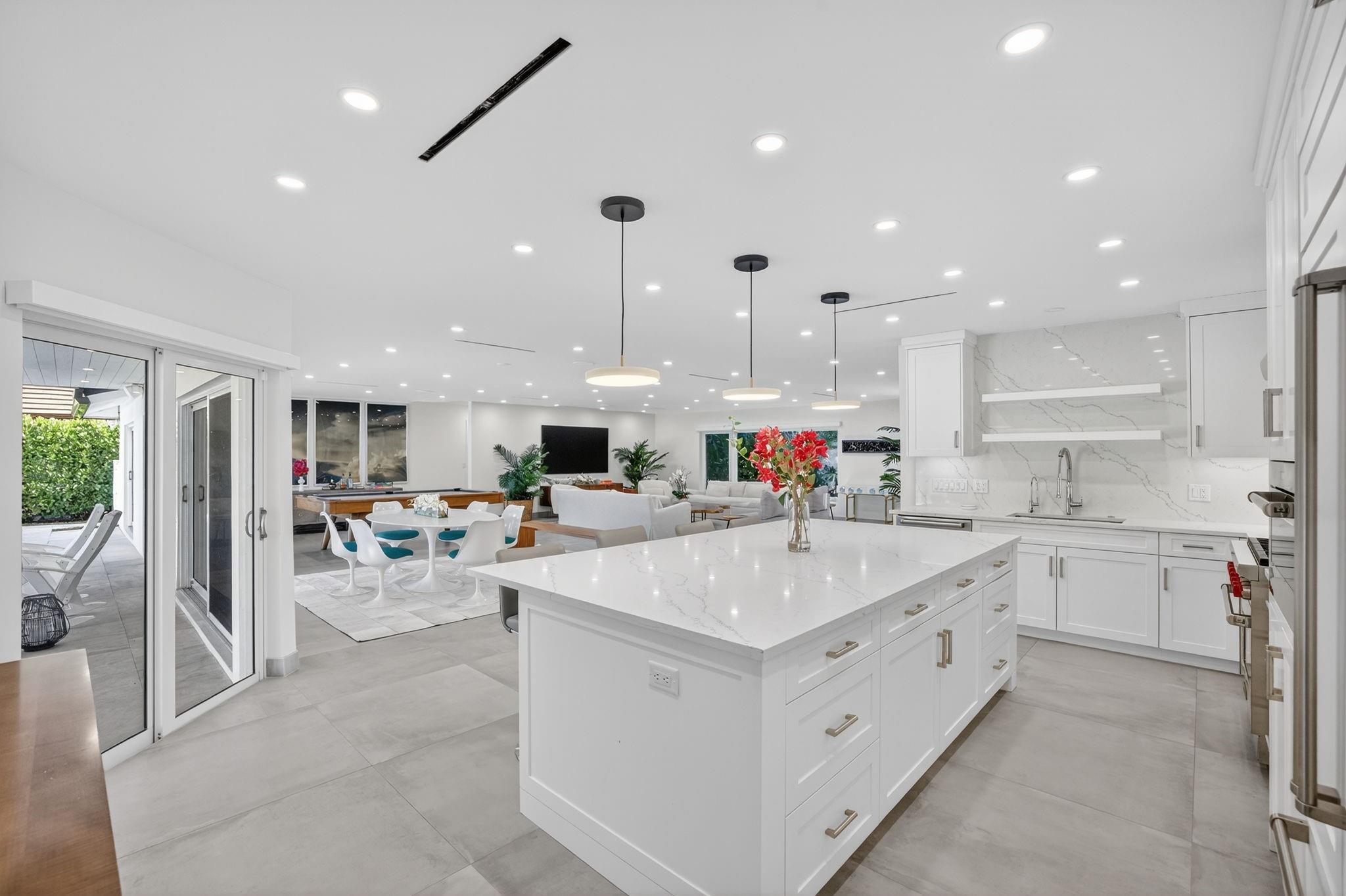 BAY COLONY - Residential