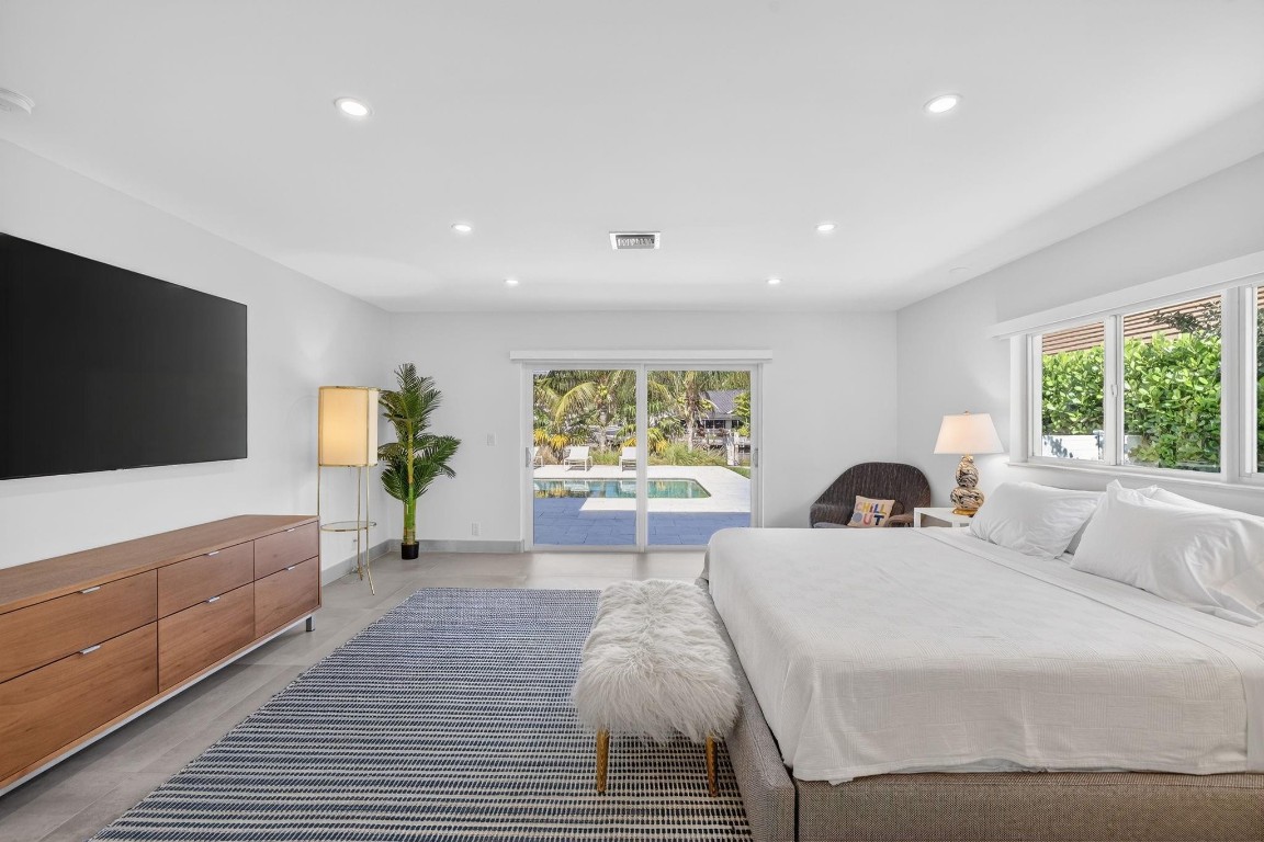 BAY COLONY - Residential