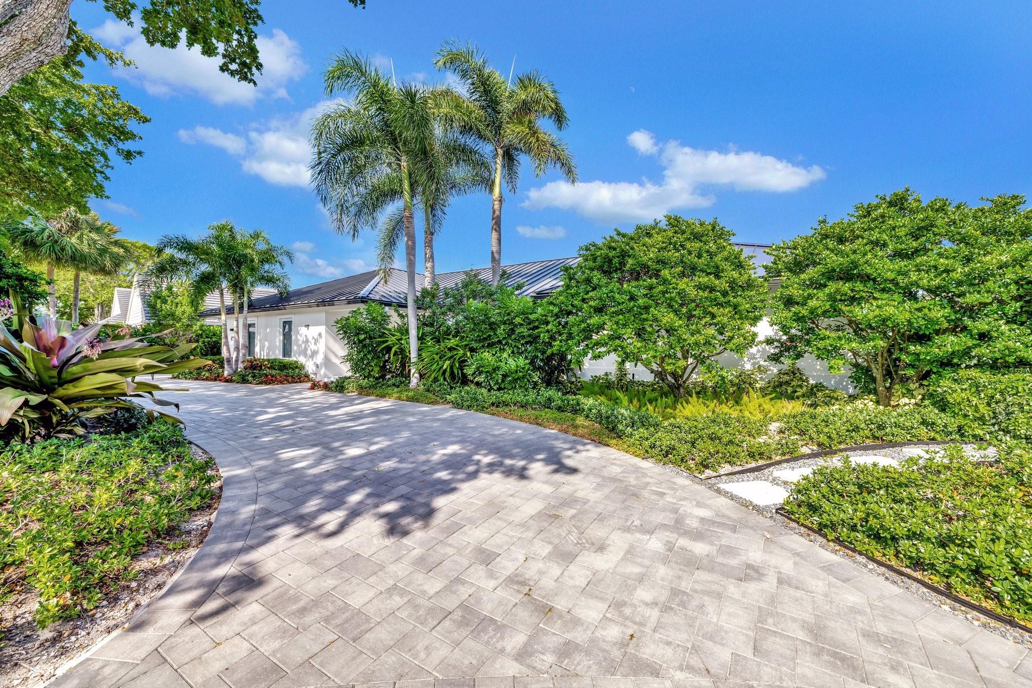 BAY COLONY - Residential