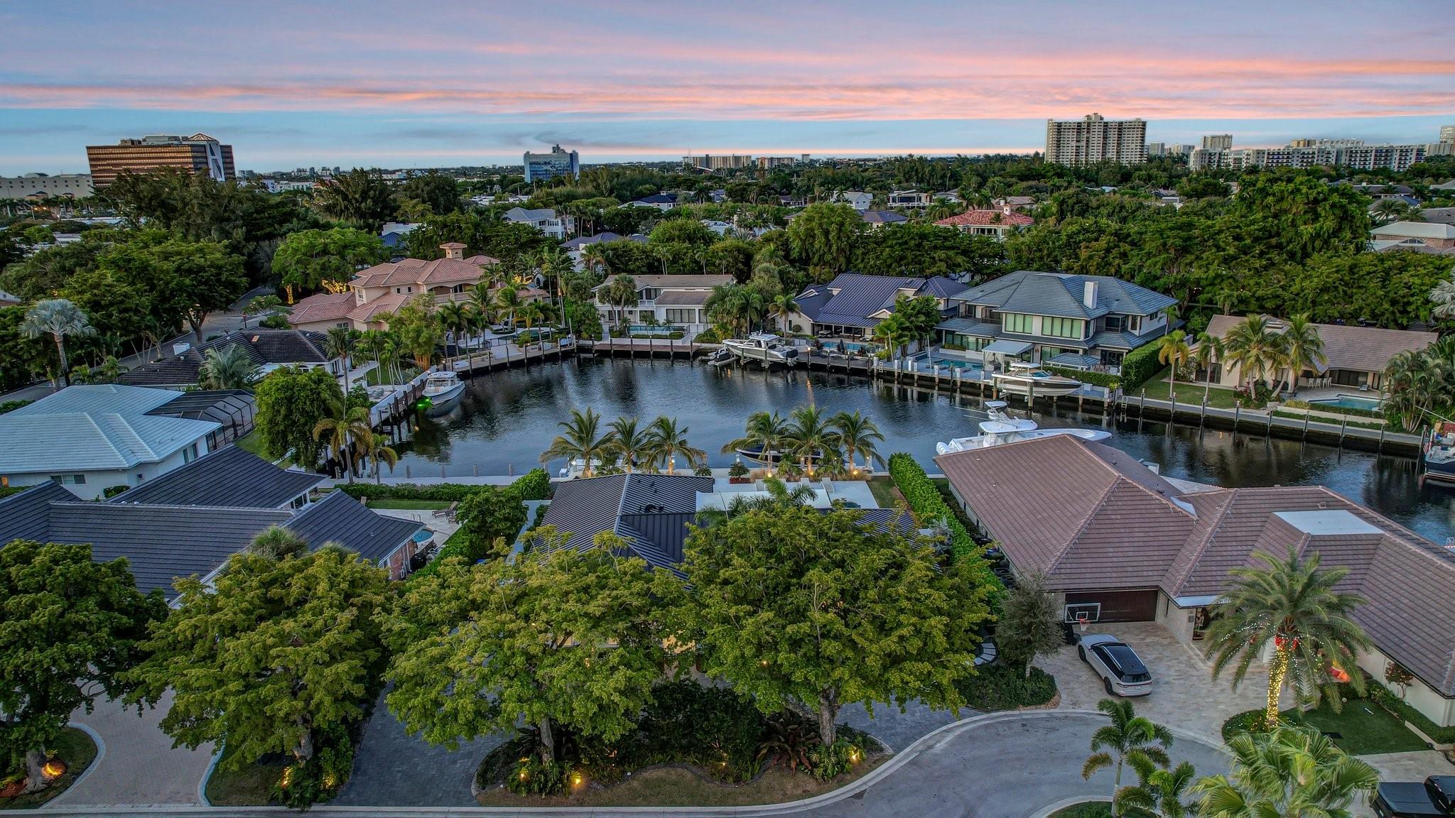 BAY COLONY - Residential