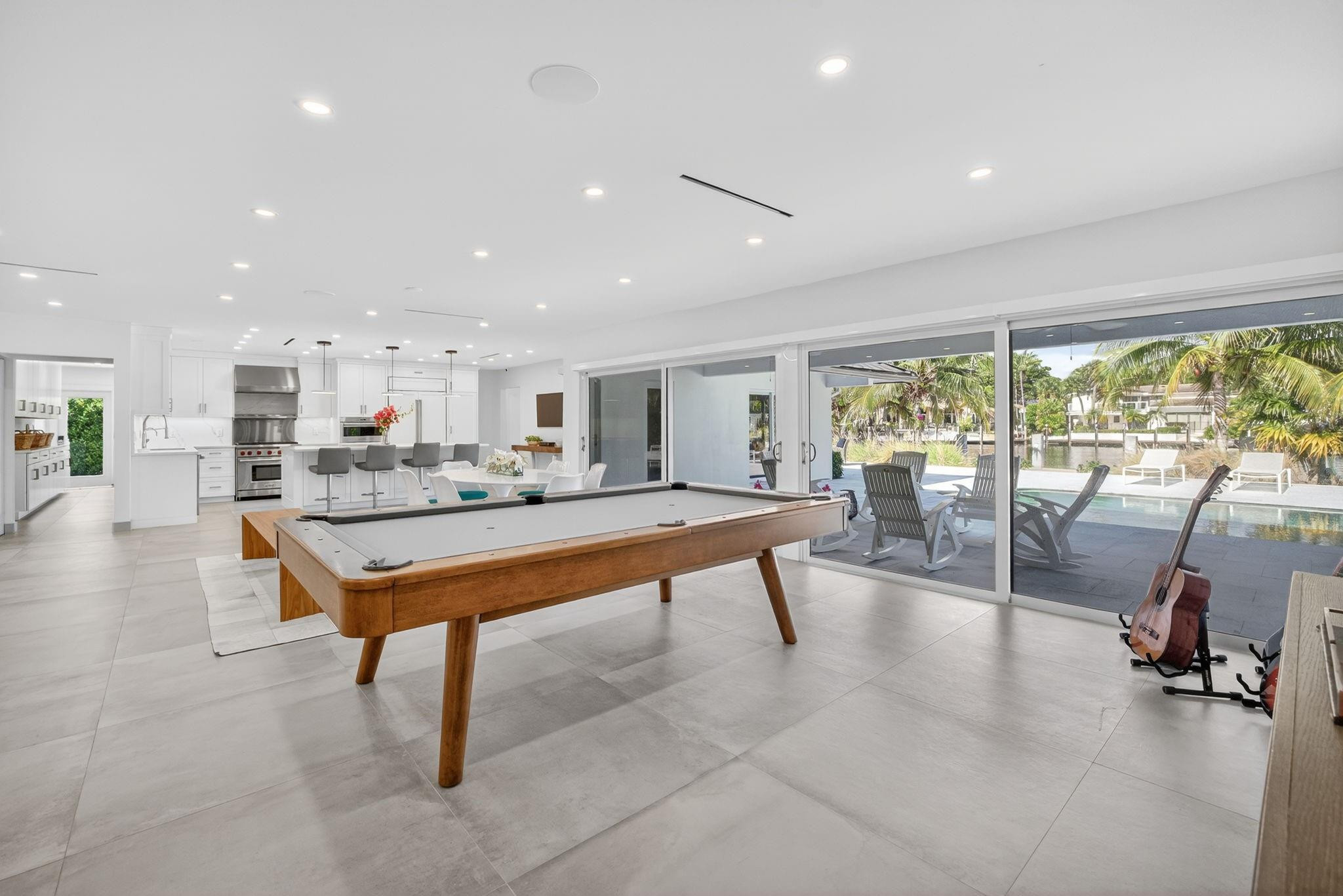 BAY COLONY - Residential