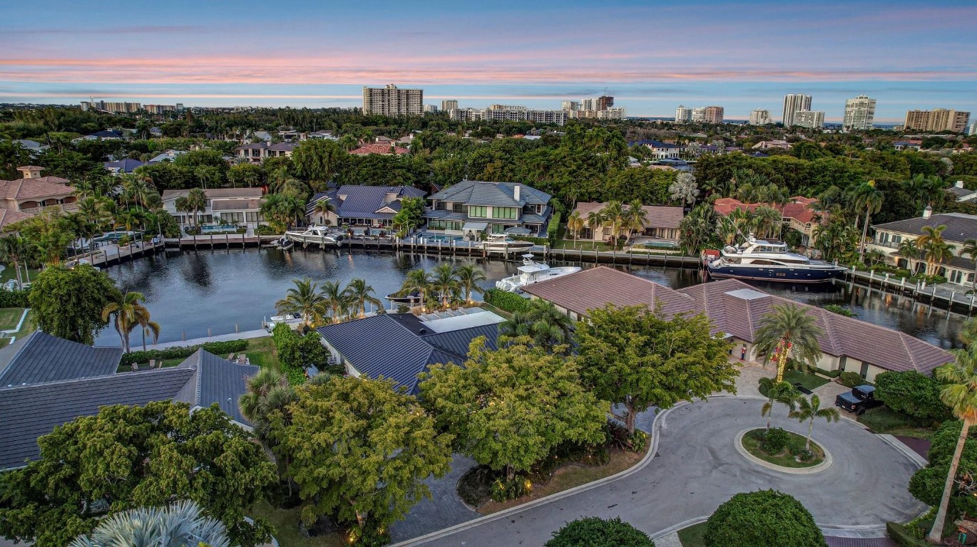 BAY COLONY - Residential