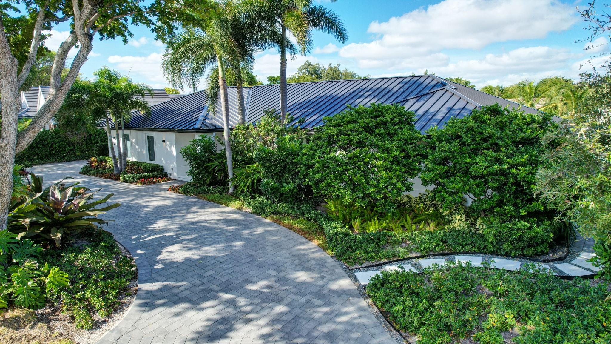 41 S COMPASS DR