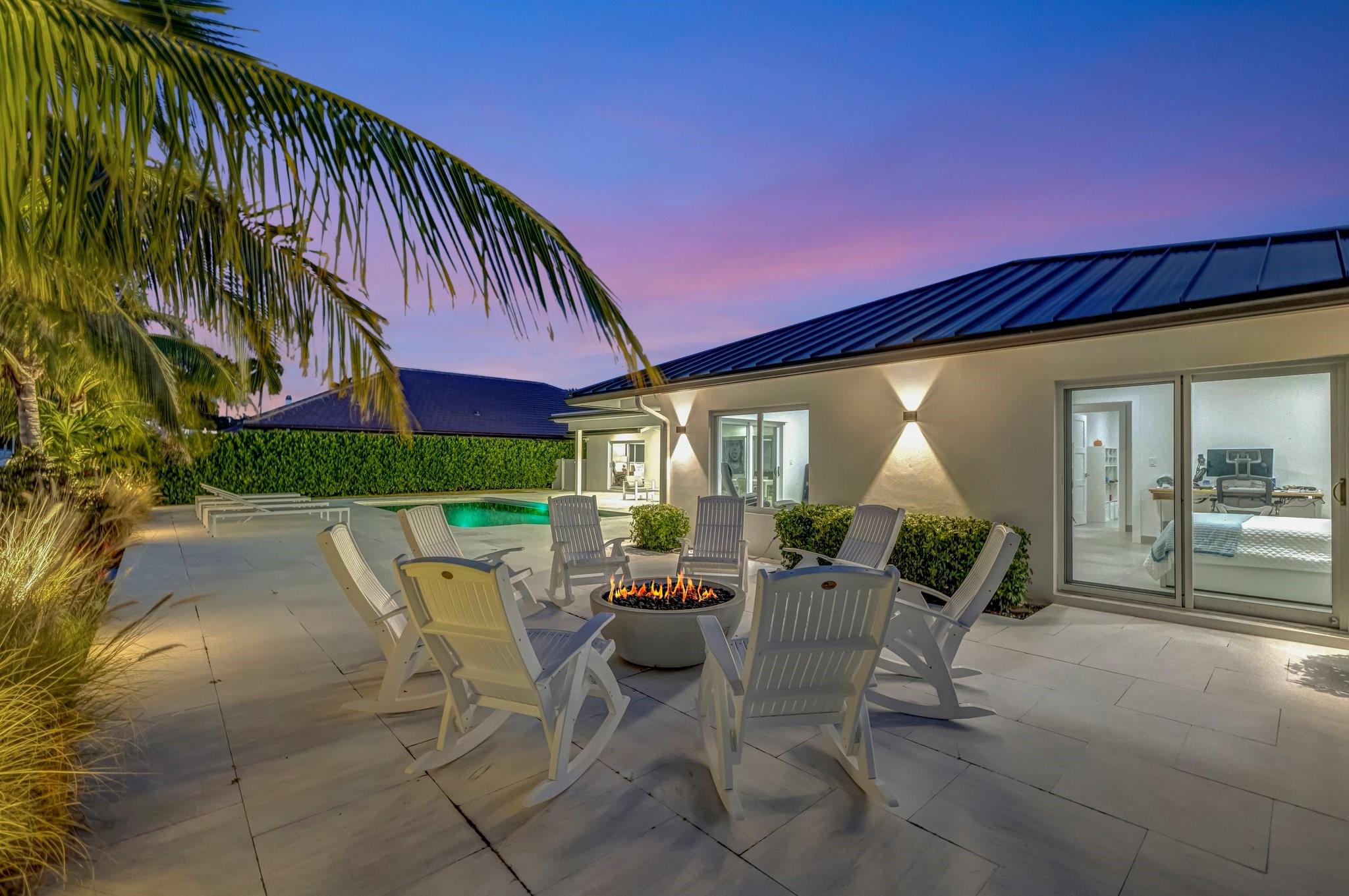 BAY COLONY - Residential