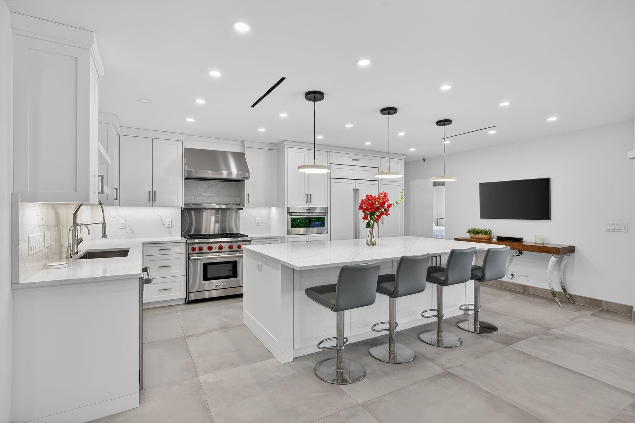 BAY COLONY - Residential