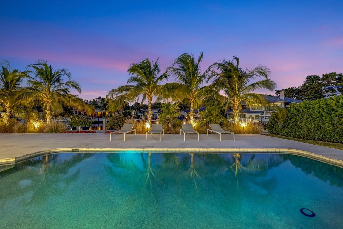 BAY COLONY - Residential