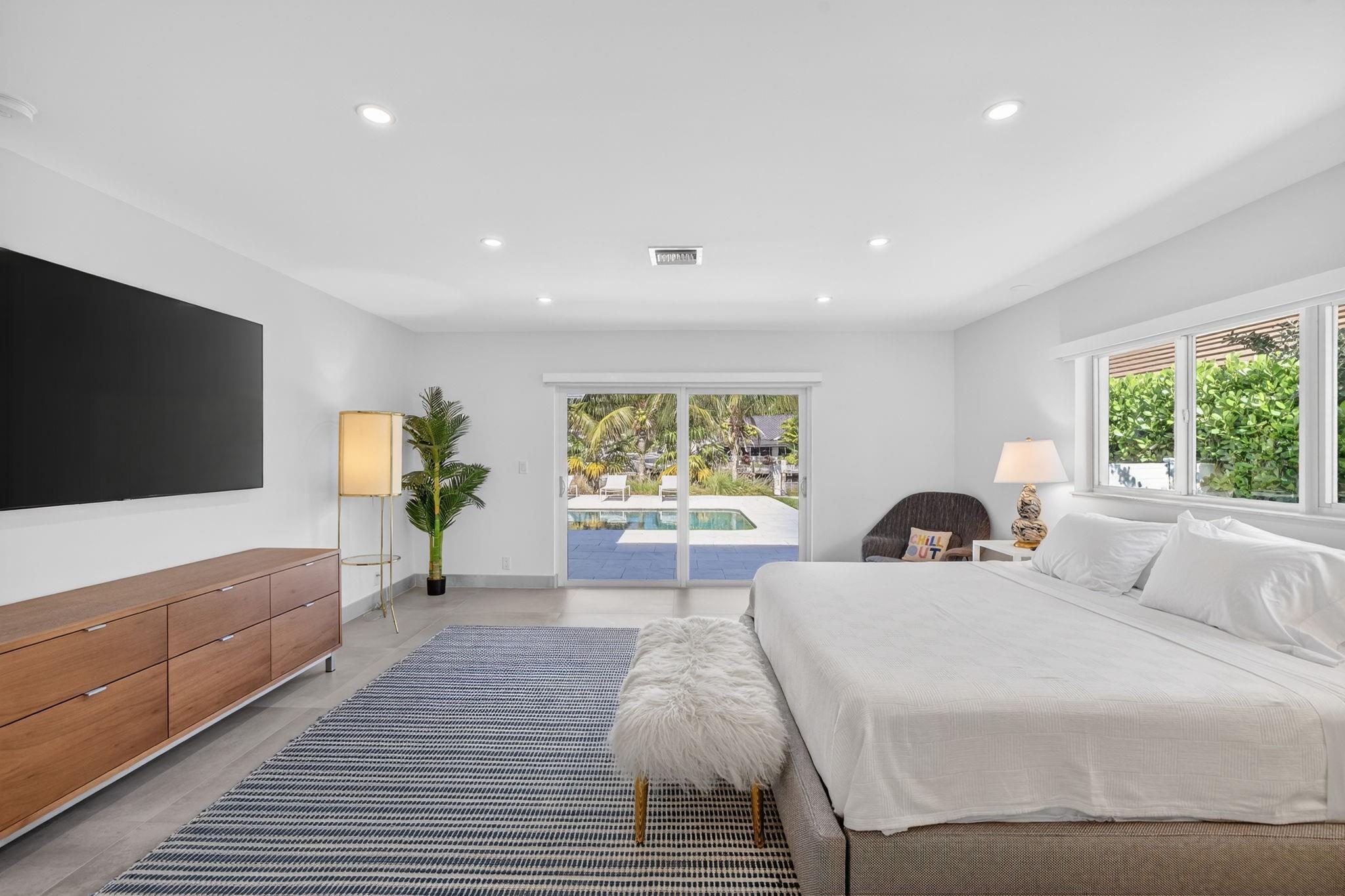 BAY COLONY - Residential