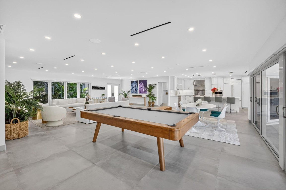 BAY COLONY - Residential