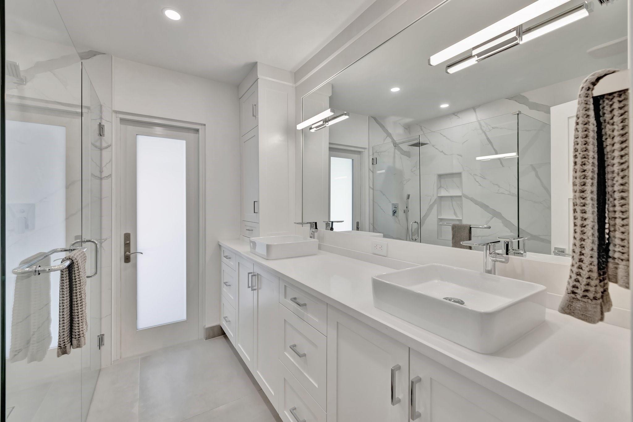 BAY COLONY - Residential