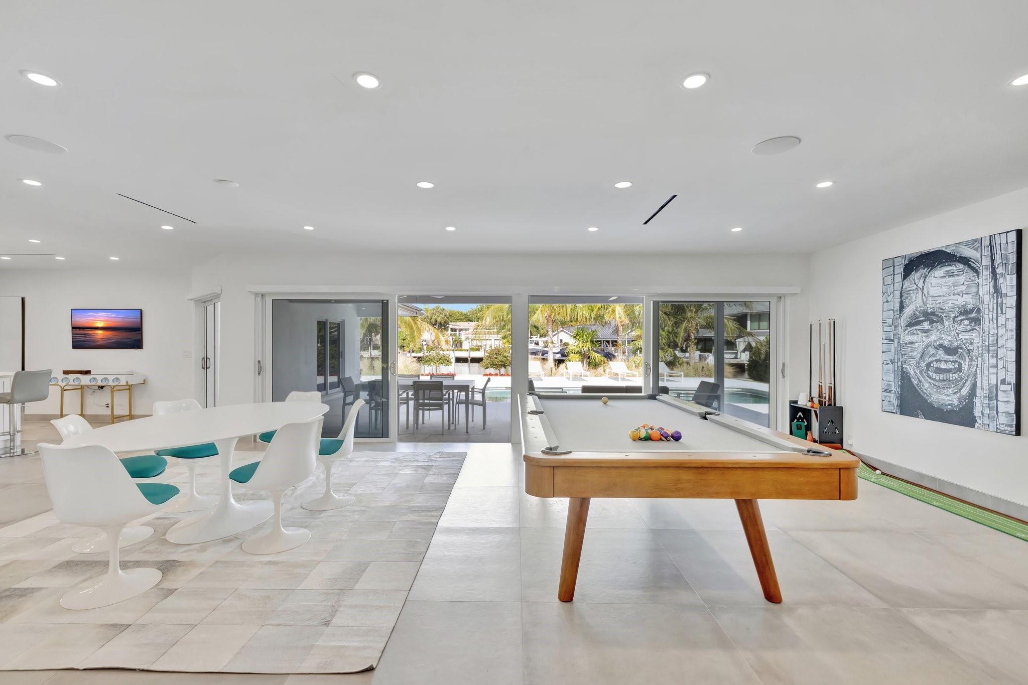 BAY COLONY - Residential