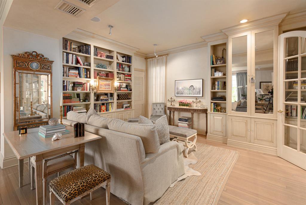 OCEAN PARK H W ROBBINS - Residential