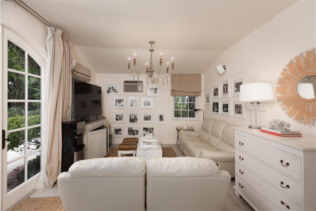 OCEAN PARK H W ROBBINS - Residential