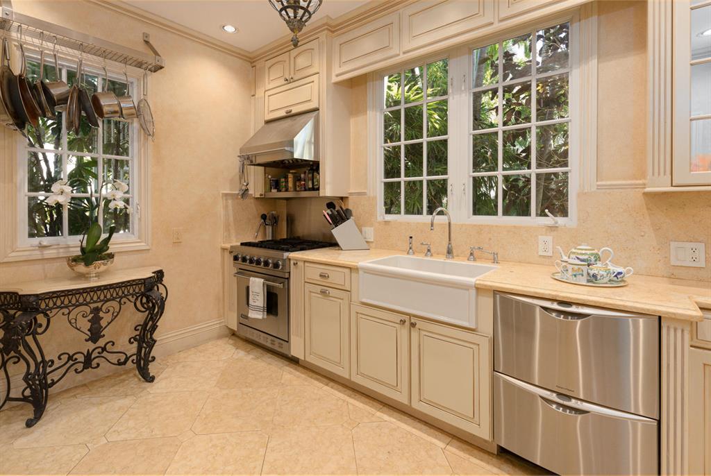 OCEAN PARK H W ROBBINS - Residential