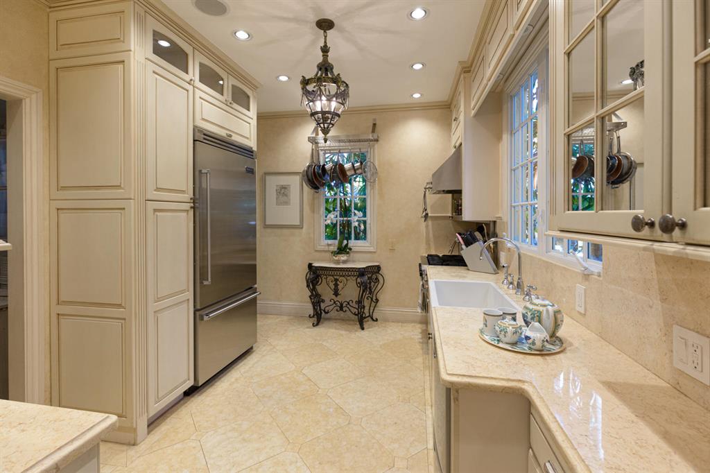 OCEAN PARK H W ROBBINS - Residential