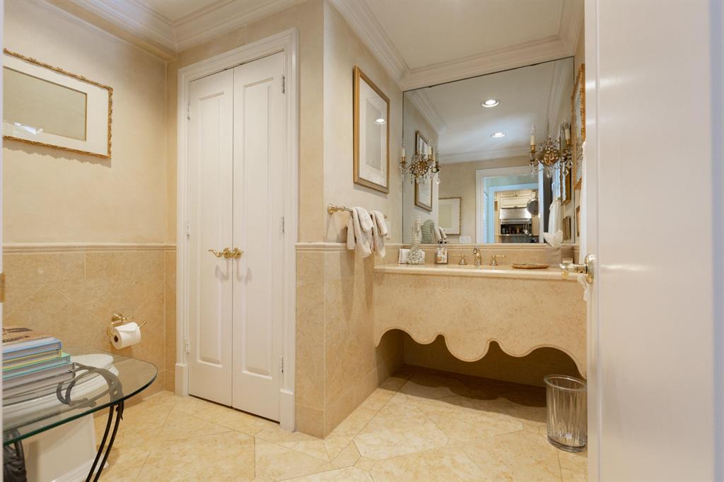 OCEAN PARK H W ROBBINS - Residential