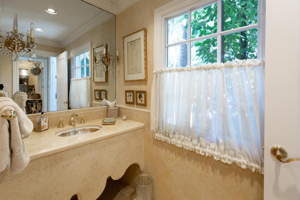 OCEAN PARK H W ROBBINS - Residential