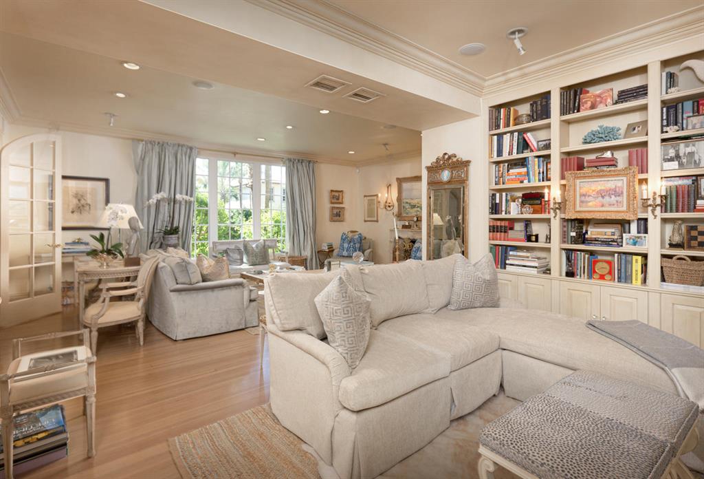 OCEAN PARK H W ROBBINS - Residential