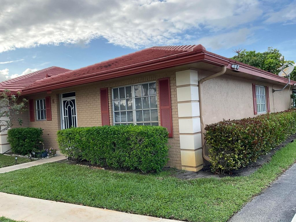 Photo of 1473 SW 27th Avenue #1e, Boynton Beach, FL 33426 (MLS # B26010653)