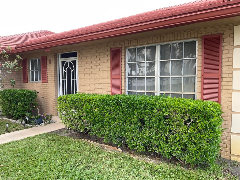 Photo of 1473 SW 27th Avenue #1e, Boynton Beach, FL 33426 (MLS # B26010653)