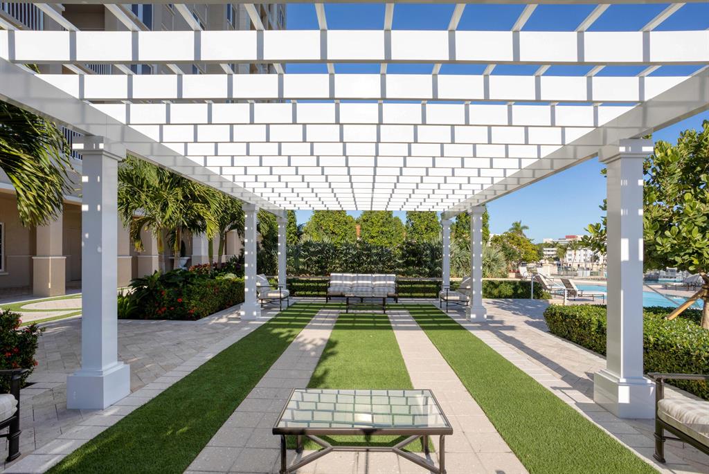 ONE WATERMARK PLACE OF THE PALM BEACHES - Residential