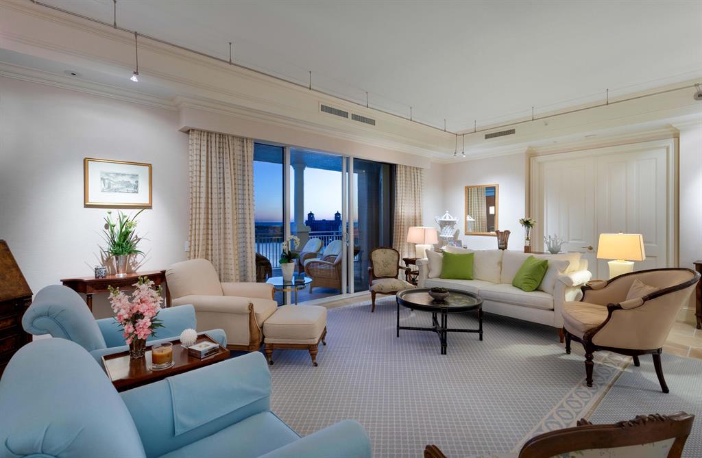 ONE WATERMARK PLACE OF THE PALM BEACHES - Residential