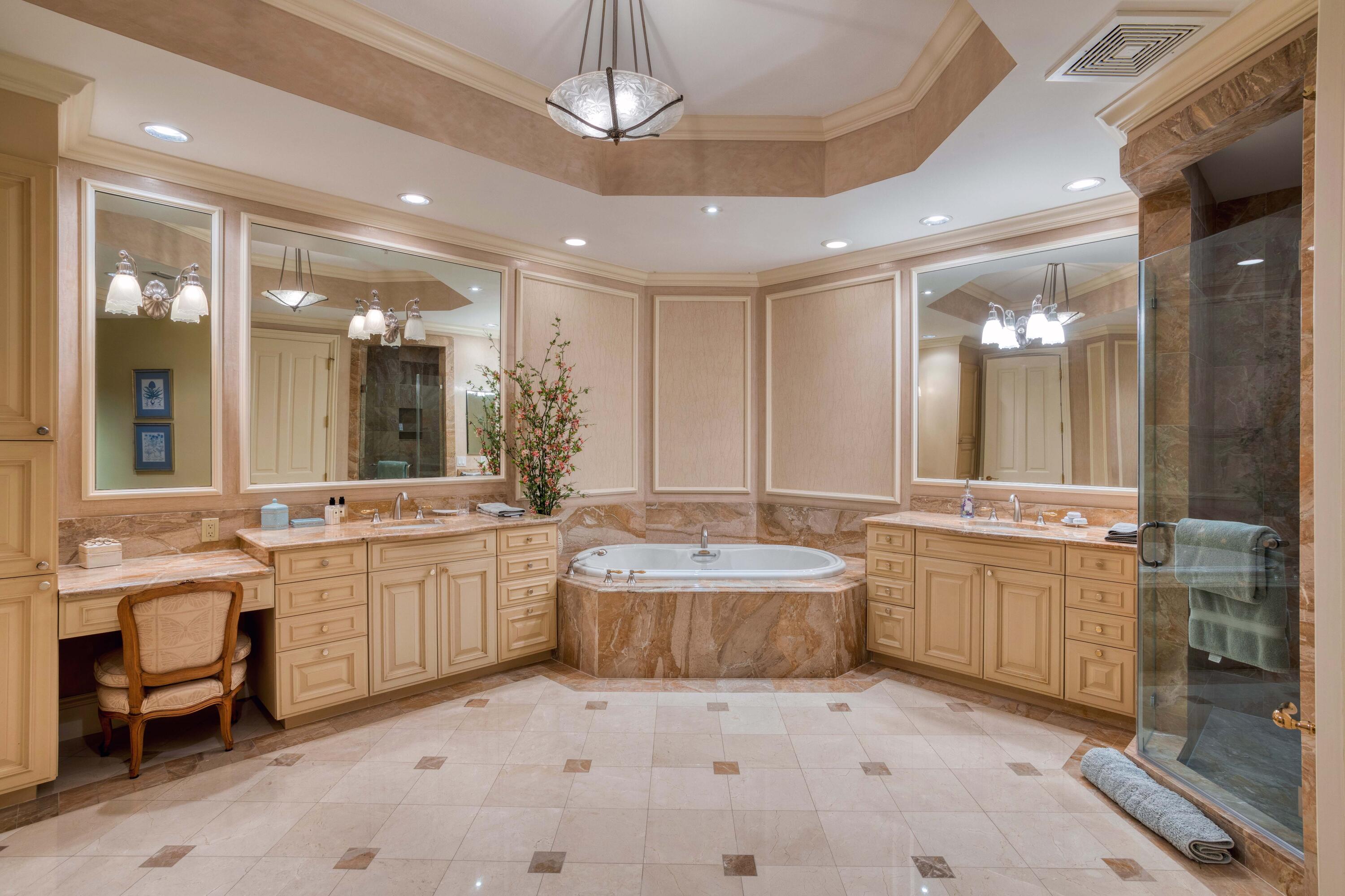 ONE WATERMARK PLACE OF THE PALM BEACHES - Residential