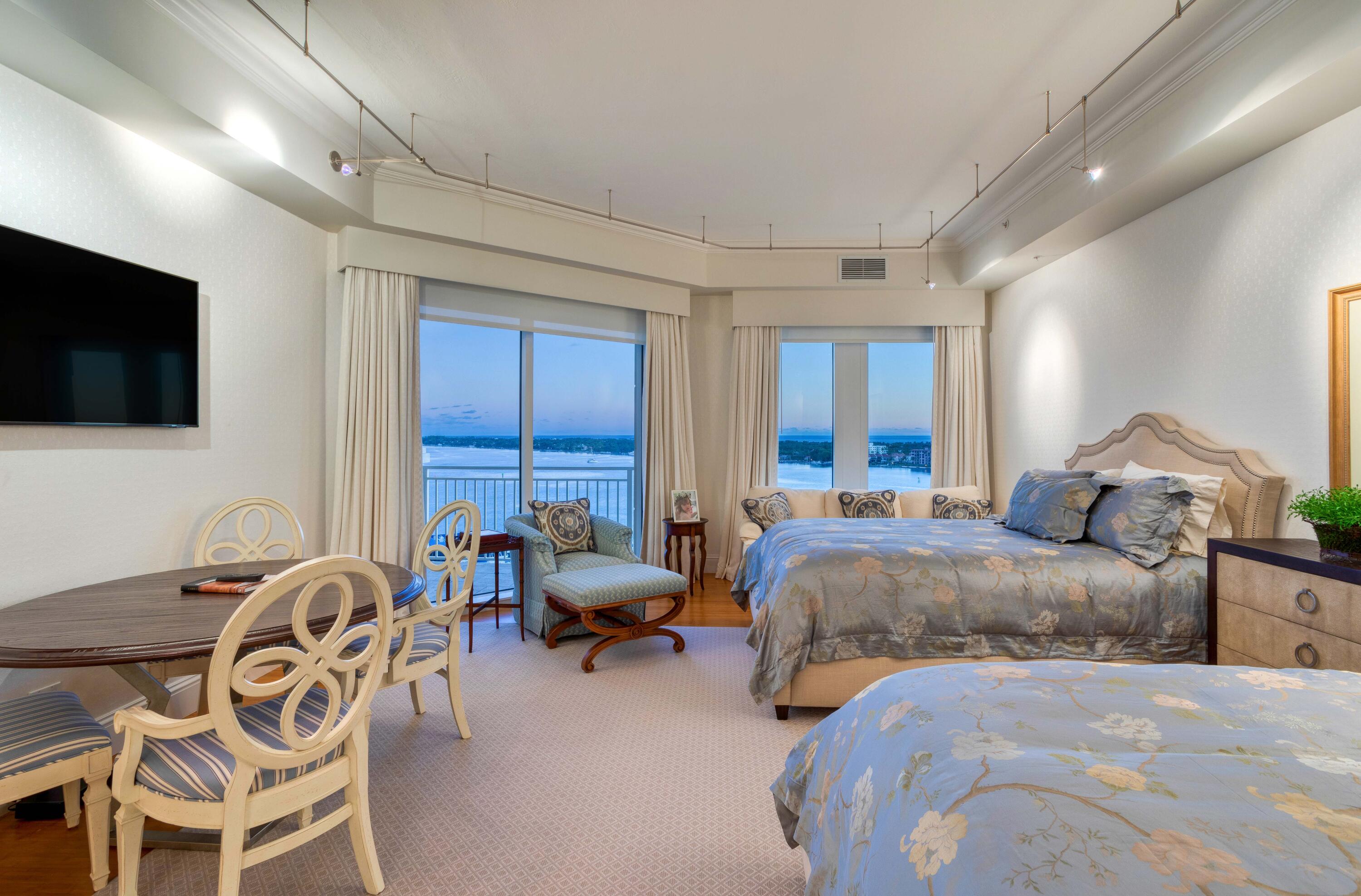 ONE WATERMARK PLACE OF THE PALM BEACHES - Residential