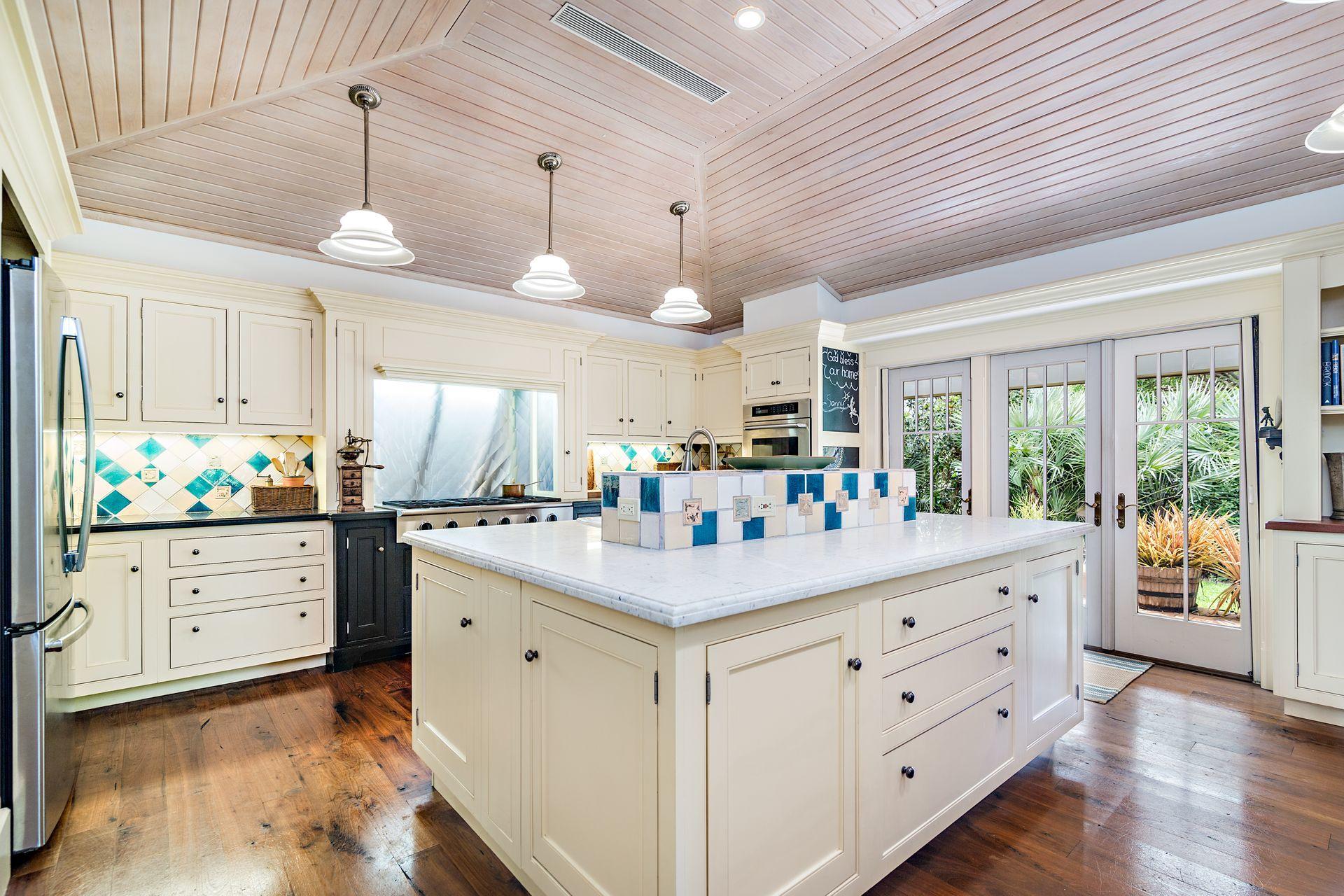 S/D OF 10-44-43, GOV LTS 1, 2 & 3 - Residential