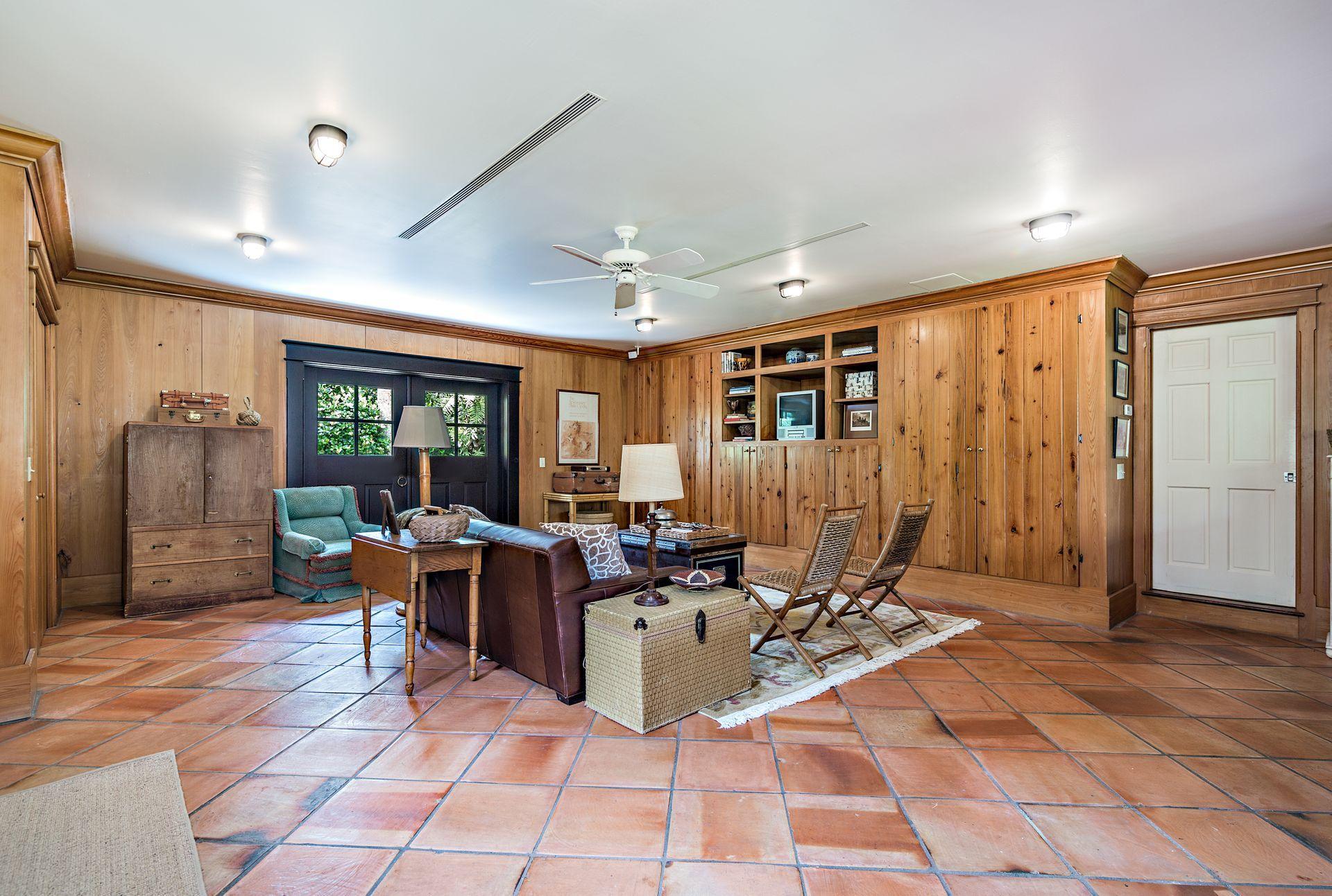 S/D OF 10-44-43, GOV LTS 1, 2 & 3 - Residential