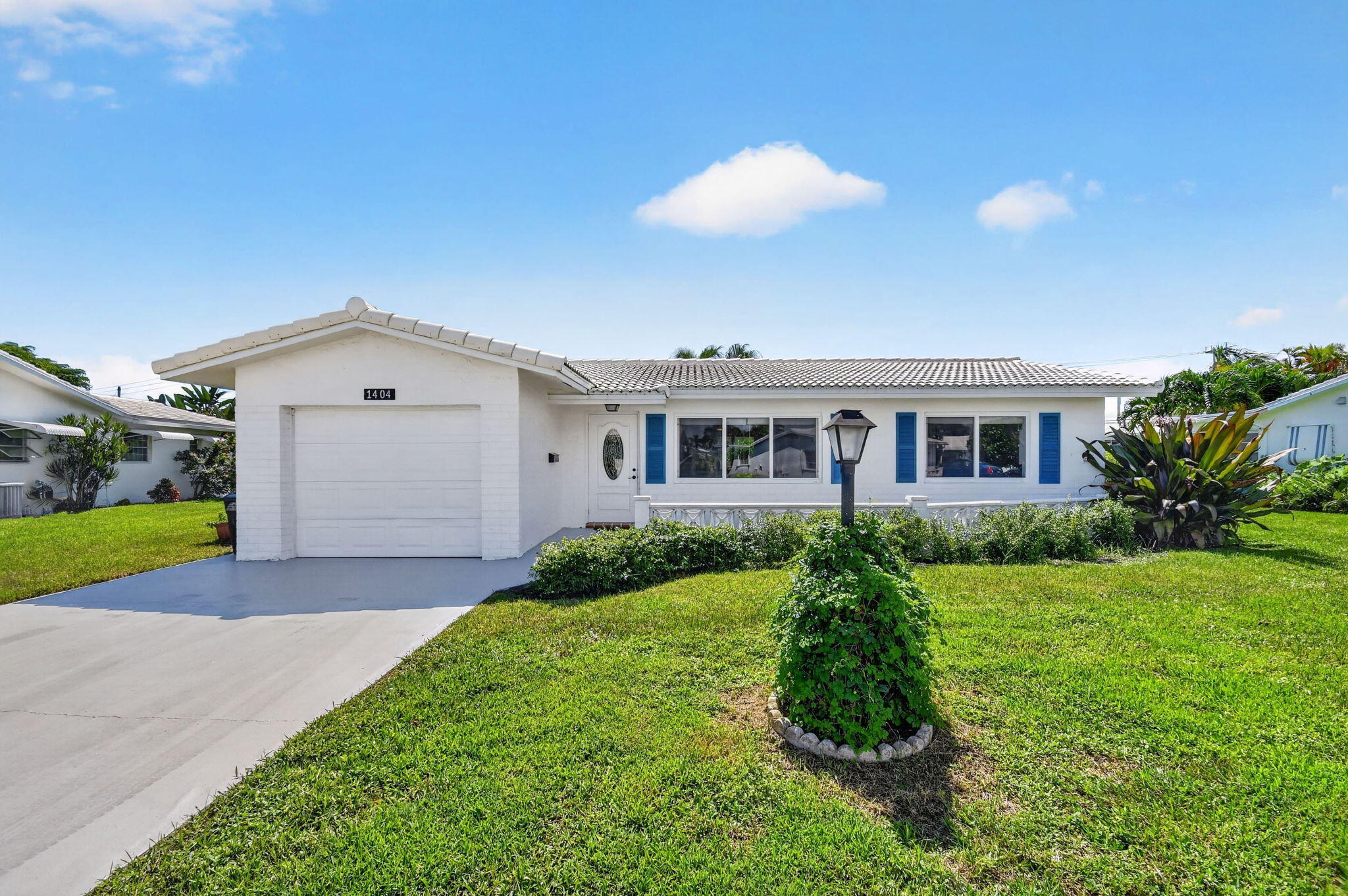 View photos, virtual tours, details... 1404 SW 22nd Avenue