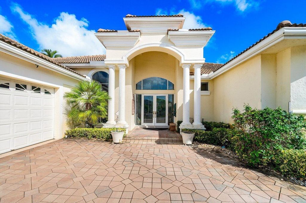 Photo of 20 Somerset Drive, Palm Beach Gardens, FL 33418 (MLS # R11062470)