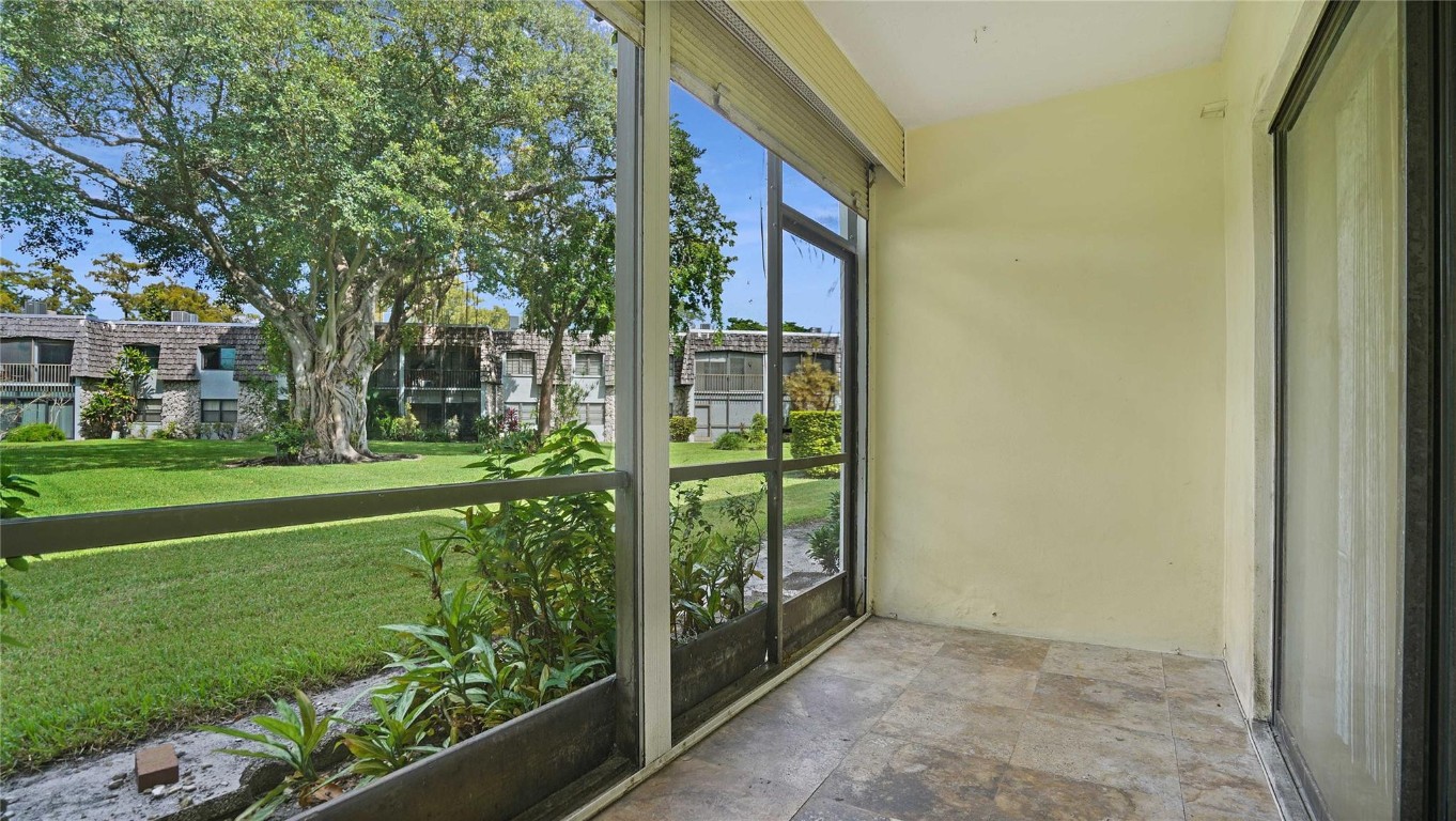 OAKLAND SHORES - Residential Lease