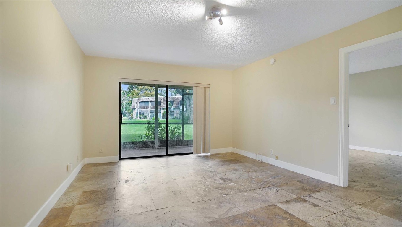 OAKLAND SHORES - Residential Lease