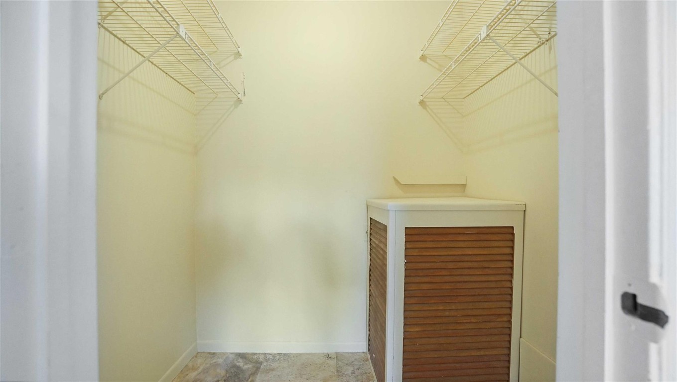 OAKLAND SHORES - Residential Lease