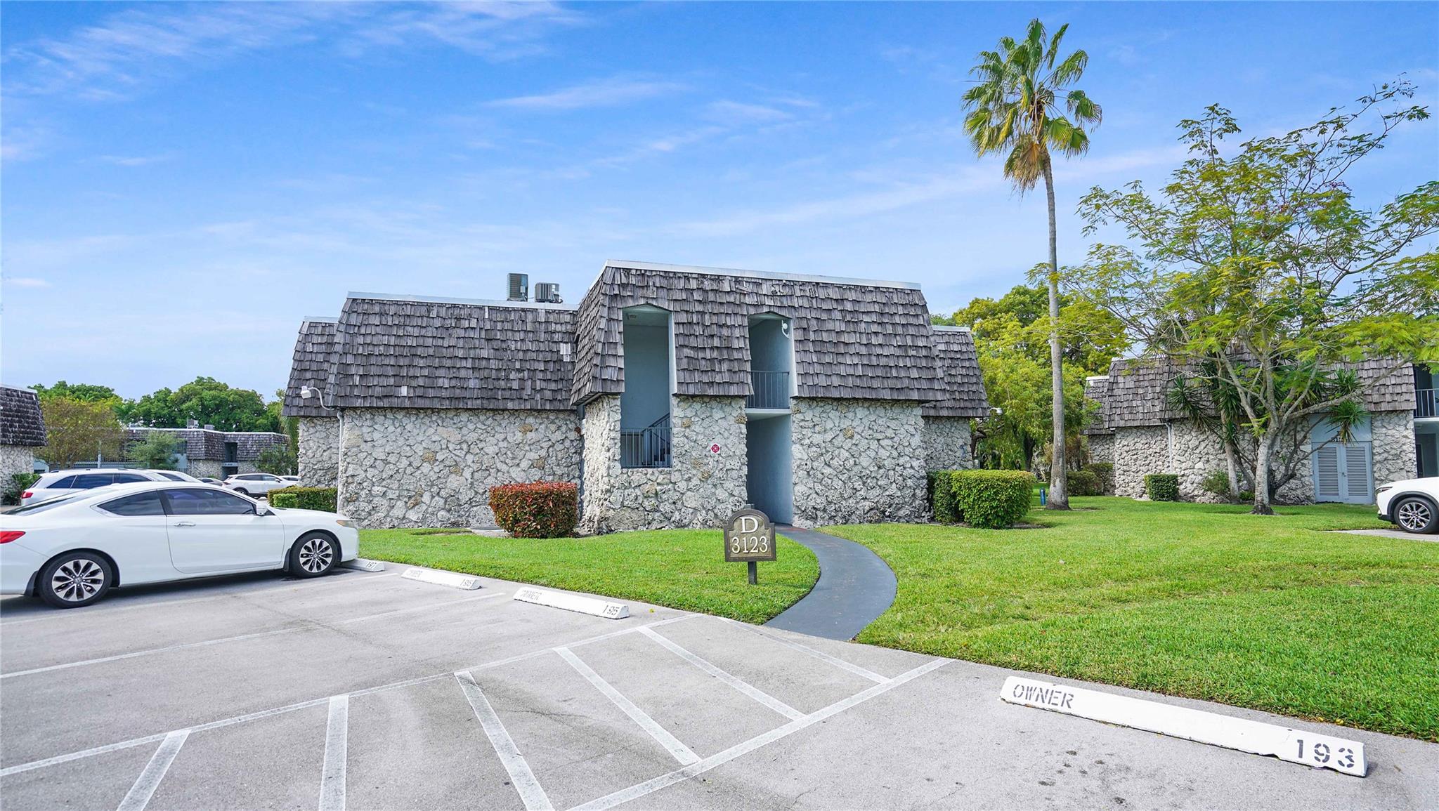 OAKLAND SHORES - Residential Lease