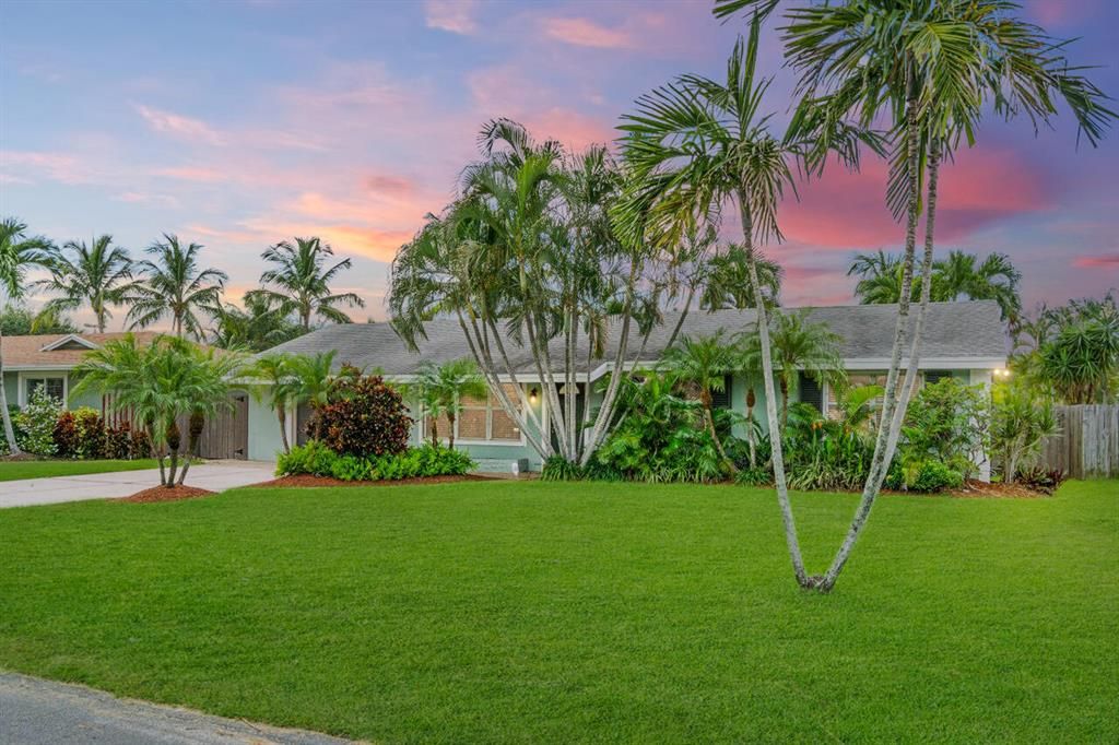 Photo of 123 SE 25th Avenue, Boynton Beach, FL 33435 (MLS # R10814484)