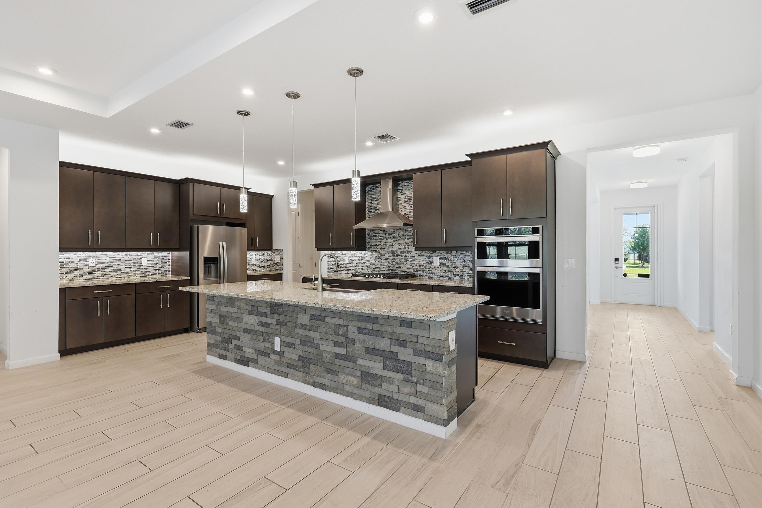 EMERY II - Residential